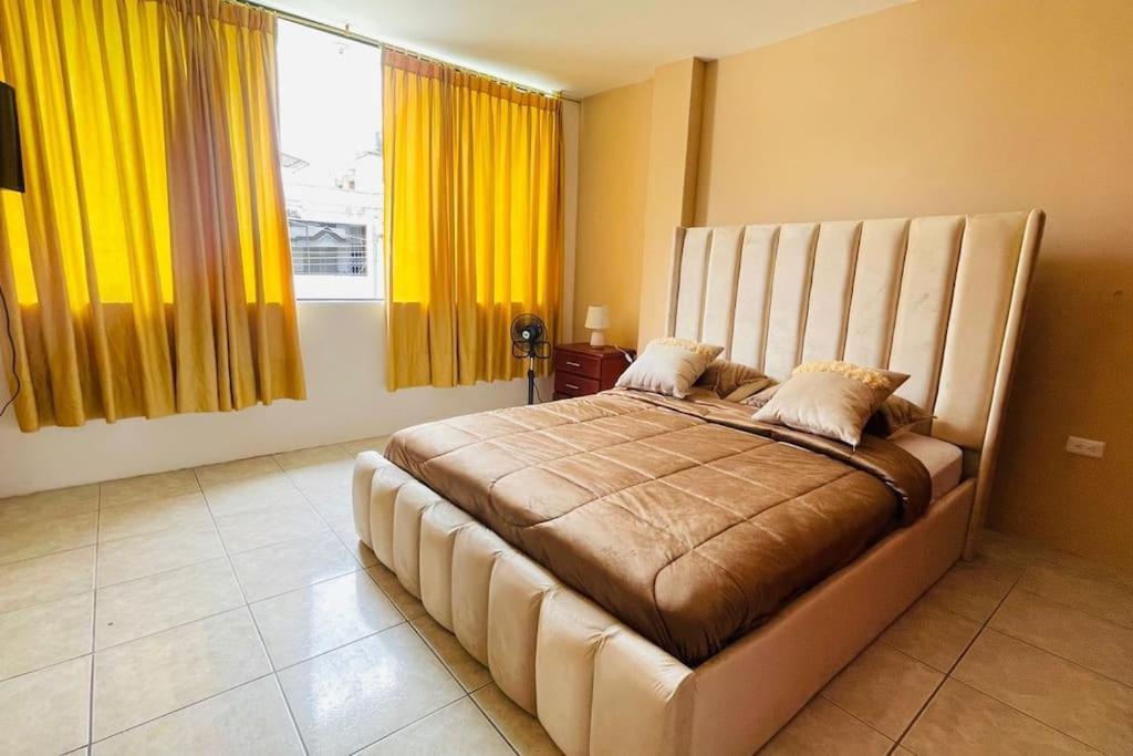 Amplio Departamento Con Garage Y Cerca Al Shopping * Santo Domingo de los Colorados