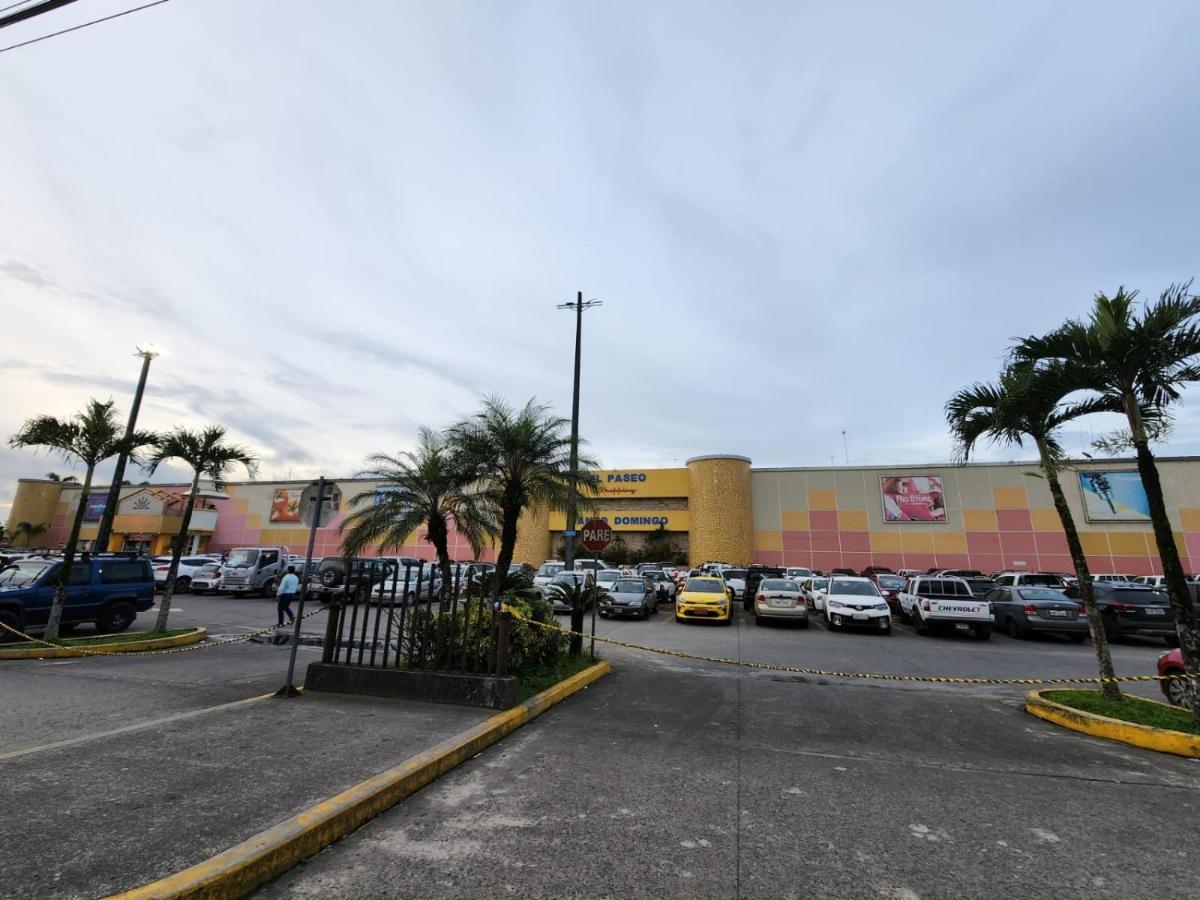 Amplio Departamento Con Garage Y Cerca Al Shopping Apartamento Santo Domingo de los Colorados