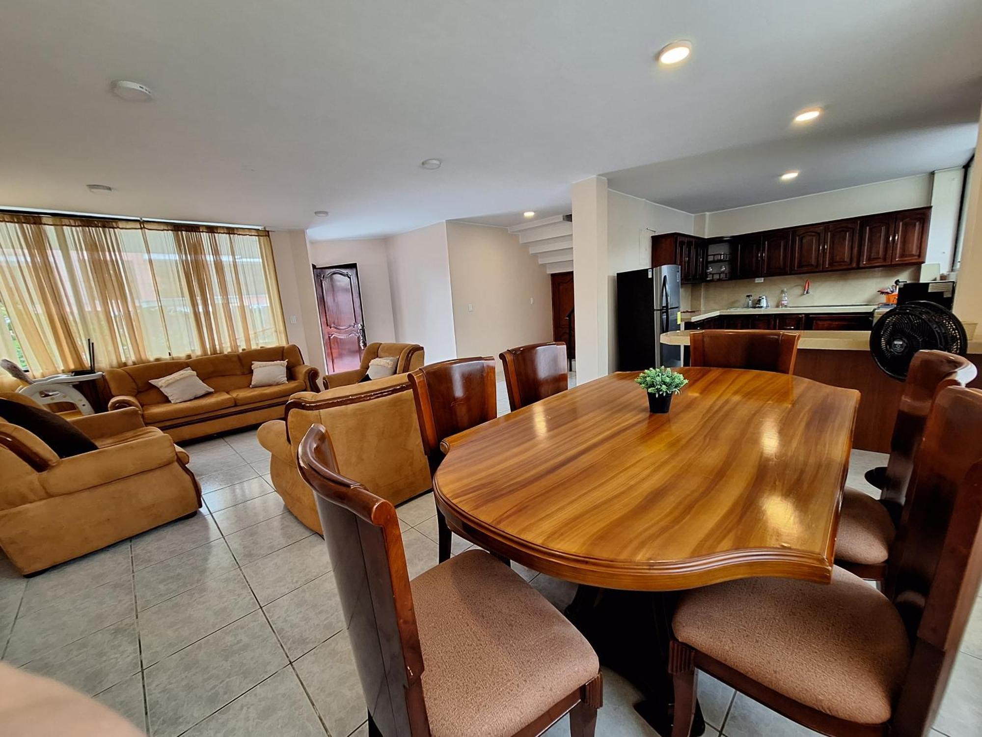 Amplio Departamento Con Garage Y Cerca Al Shopping Apartment Santo Domingo de los Colorados